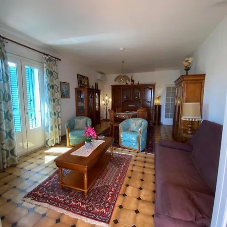 Lo Monaco De Villa, Et Vakantiehuis