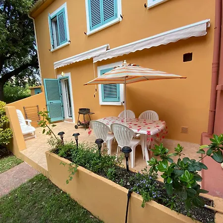 Lo Monaco De Villa, Et Prázdninový dům *