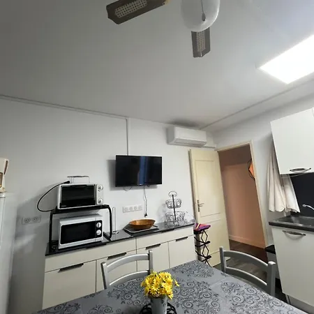 Lo Monaco De Villa, Et Vakantiehuis