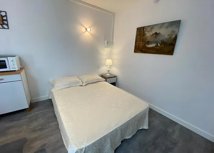 Lo Monaco De Villa, Et Prázdninový dům