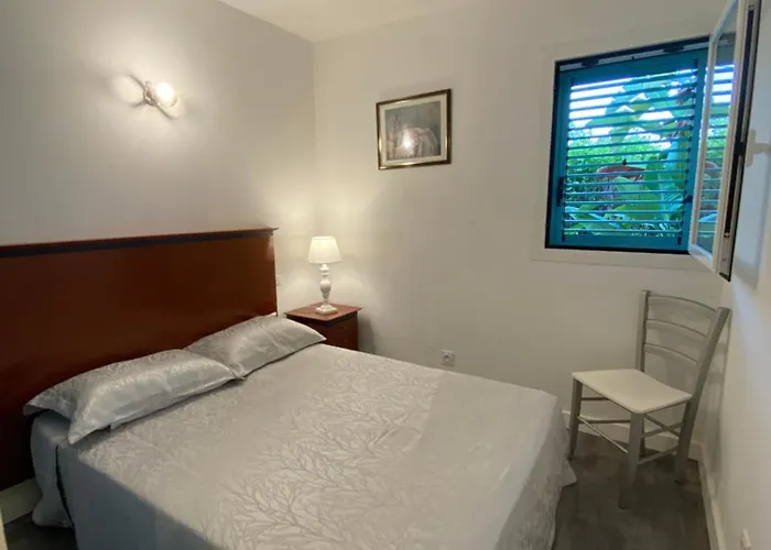 Lo Monaco De Villa, Et * San-Nicolao