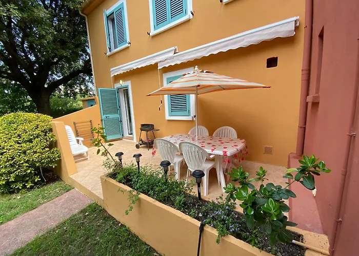 Lo Monaco De Villa, Et Prázdninový dům *