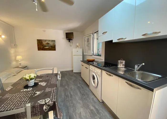 Prázdninový dům Lo Monaco De Villa, Et *