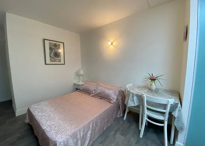 Lo Monaco De Villa, Et San-Nicolao