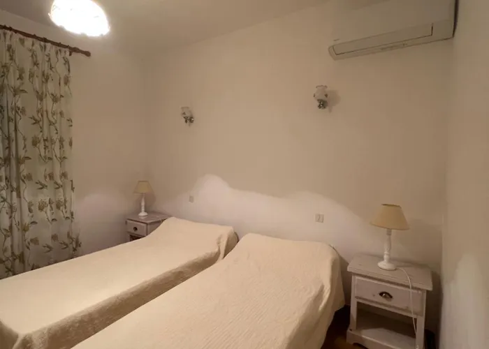 Lo Monaco De Villa, Et San-Nicolao