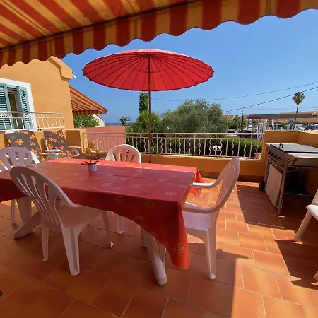 Tatil Evi Lo Monaco De Villa, Et