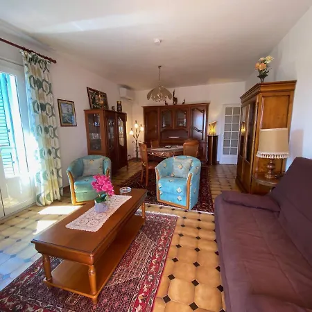 Tatil Evi Lo Monaco De Villa, Et