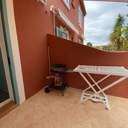 Lo Monaco De Villa, Et 펜션 *