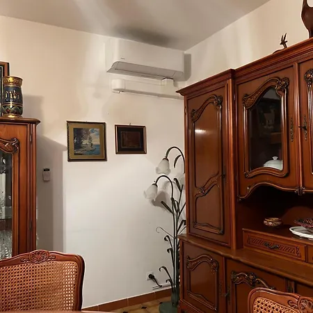 Lo Monaco De Villa, Et *