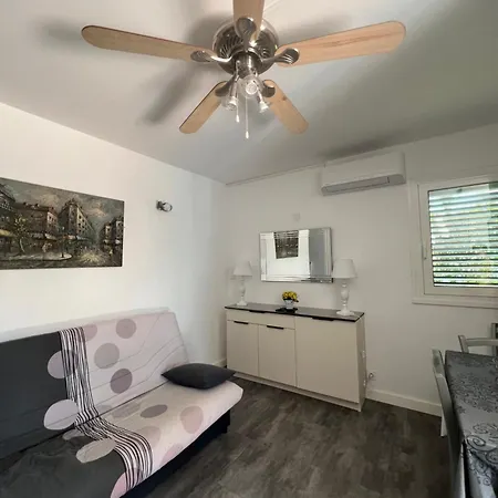 Lo Monaco De Villa, Et 펜션