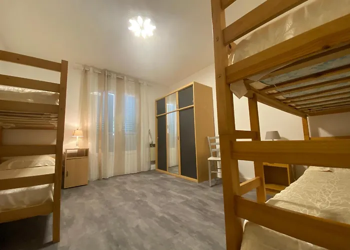 Lo Monaco De Villa, Et