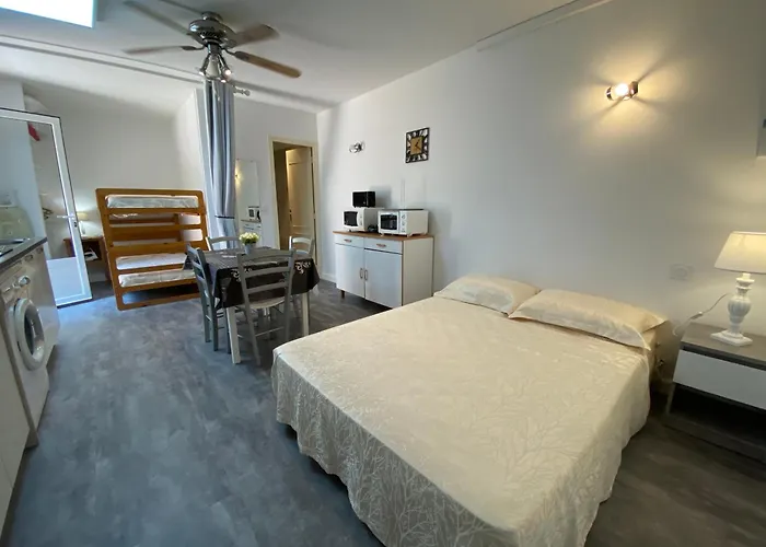 Lo Monaco De Villa, Et Feriehus San-Nicolao