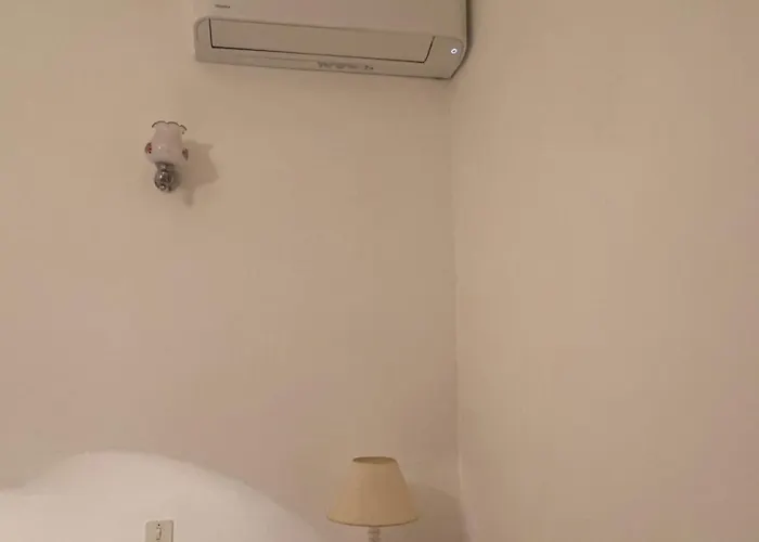 Lo Monaco De Villa, Et * סן-ניקולאו